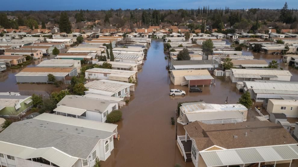 Migrantes guanajuatenses buscan recuperarse tras inundaciones en California 